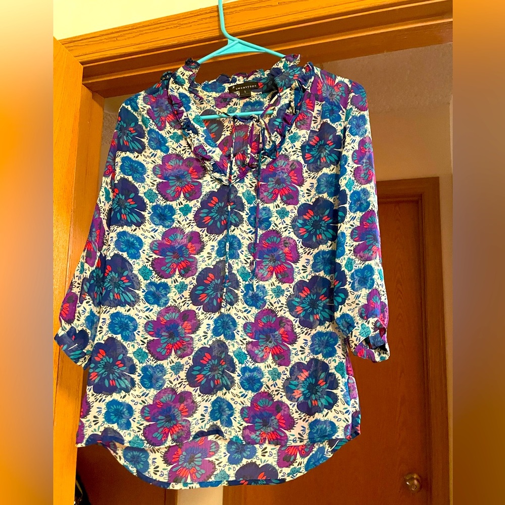 Flower TwentyOne Top